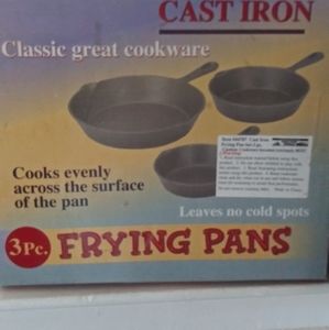 Set of frying pans